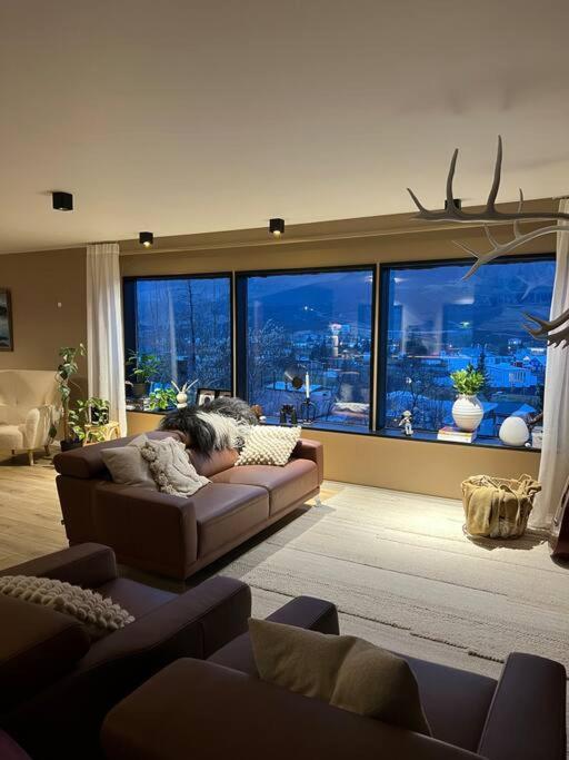 Botnahlid Villa, Mountain And Town Views And Outdoor Sauna Seythisfjorthur Ngoại thất bức ảnh
